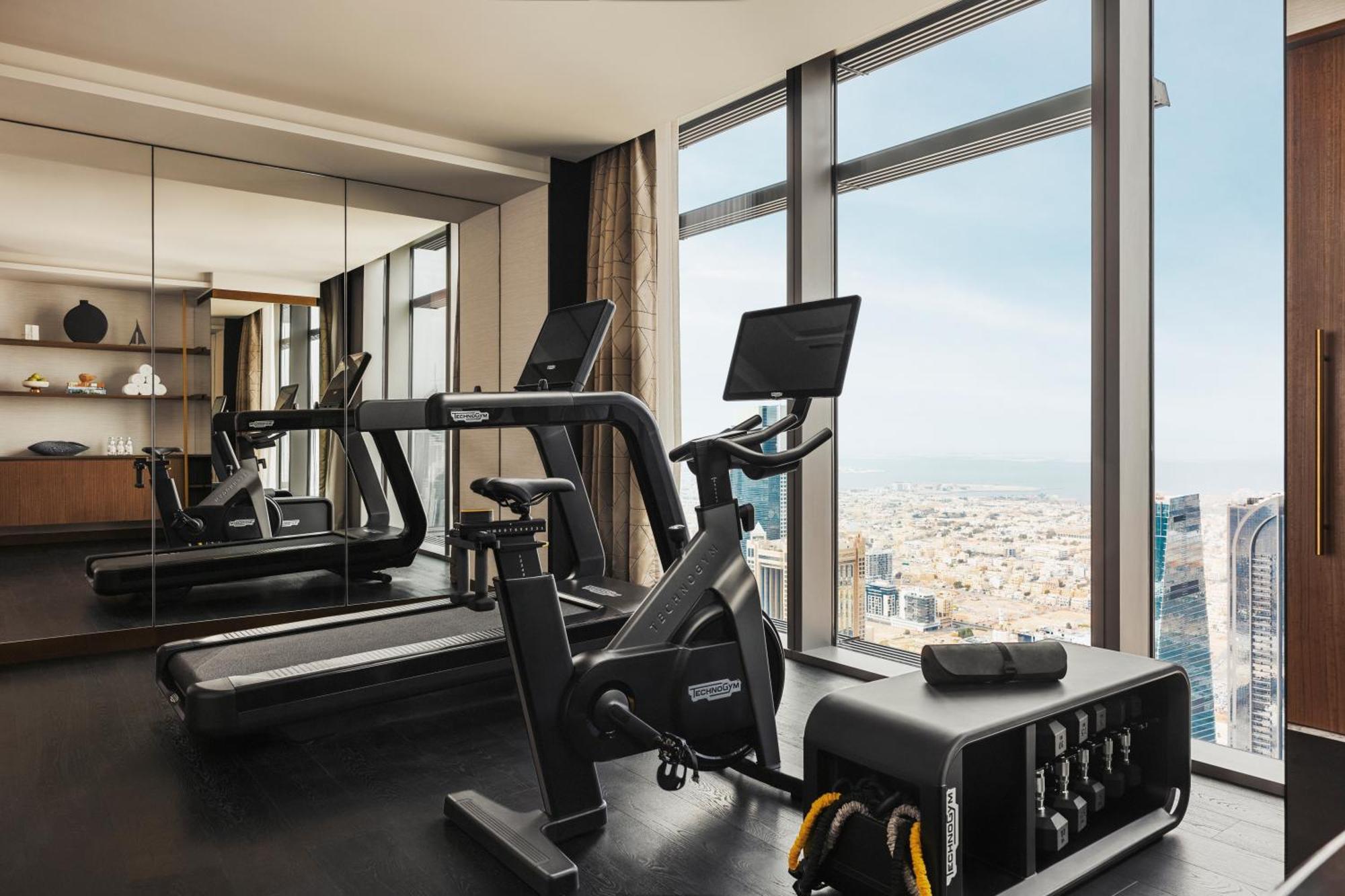 Hotel One&Only One Za'Abeel Dubaj Zewnętrze zdjęcie The gym at the Ritz-Carlton, DIFC